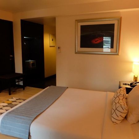 Hôtel The Rose Bangkok Extérieur photo